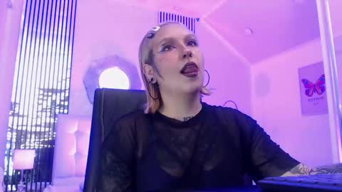 Snapshot of jessie_williams_01 chatting on January 2026 06:33:02 PM Your Sweet Angel online show from January 2026 06:33:02 PM