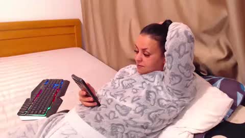 Snapshot of jessiestar3 chatting on April 2026 10:33:02 PM jessiestar3 online show from April 2026 10:33:02 PM