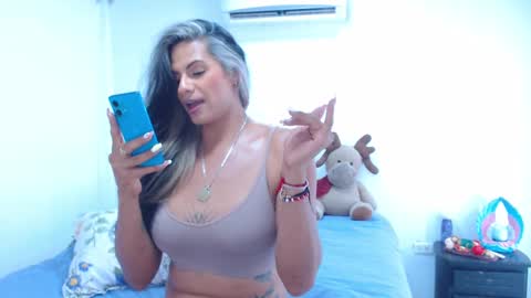 JESSI GOMEZ online show from December 2024 09:41:02 PM