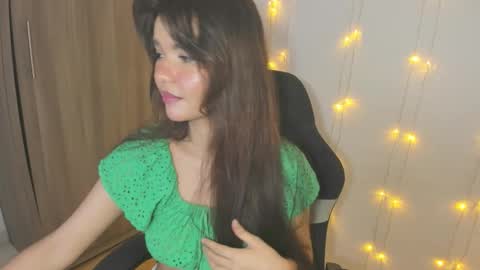 Snapshot of jessiica__ chatting on October 2025 08:40:02 PM Jessi online show from October 2025 08:40:02 PM