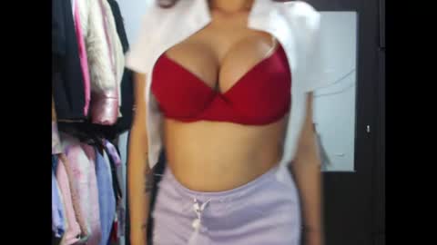 Snapshot of jessyllyn chatting on May 2026 04:12:02 PM Jessy online show from May 2026 04:12:02 PM