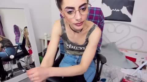 Jessy online show from March 2025 05:28:01 PM