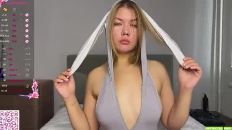 Mona online show from September 2025 03:40:01 AM