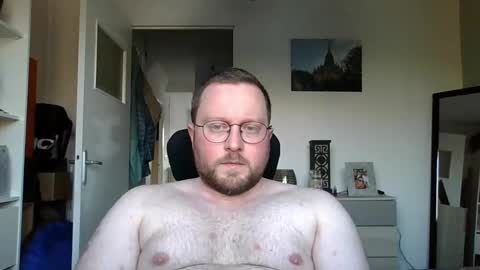 jeuneloup92 online show from February 2025 05:15:02 PM