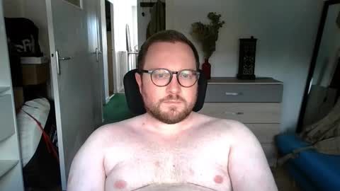 jeuneloup92 online show from September 2025 07:31:01 AM