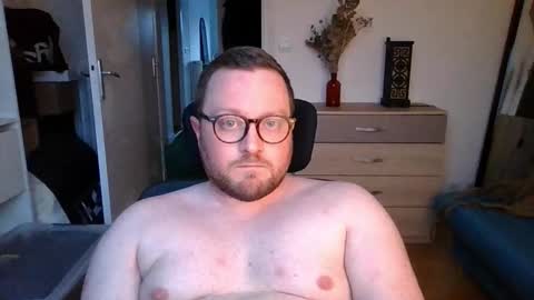 Snapshot of jeuneloup92 chatting on February 2026 05:17:01 PM jeuneloup92 online show from February 2026 05:17:01 PM