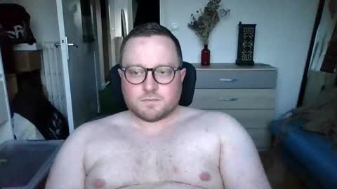 Snapshot of jeuneloup92 chatting on February 2026 05:31:01 PM jeuneloup92 online show from February 2026 05:31:01 PM