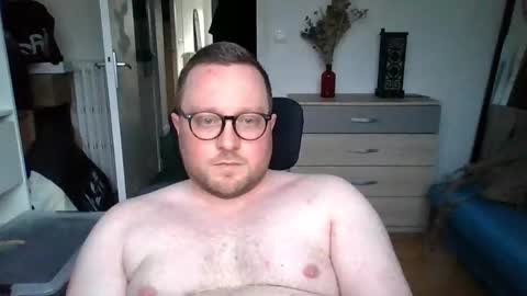 Snapshot of jeuneloup92 chatting on February 2026 04:58:02 PM jeuneloup92 online show from February 2026 04:58:02 PM