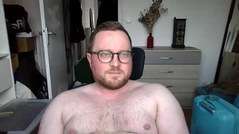 Snapshot of jeuneloup92 chatting on February 2026 04:07:02 PM jeuneloup92 online show from February 2026 04:07:02 PM