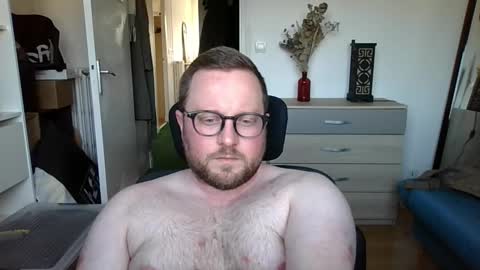 Snapshot of jeuneloup92 chatting on March 2026 04:57:01 PM jeuneloup92 online show from March 2026 04:57:01 PM