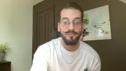 Snapshot of jeunemek00779042 chatting on October 2025 05:35:01 PM JEUNEMEK007 online show from October 2025 05:35:01 PM