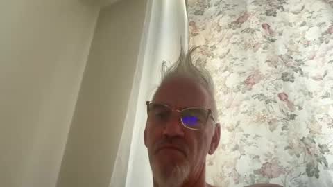 Snapshot of jewlronny chatting on June 2026 07:14:01 AM jewlronny online show from June 2026 07:14:01 AM