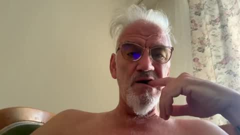 Snapshot of jewlronny chatting on June 2026 07:31:02 AM jewlronny online show from June 2026 07:31:02 AM