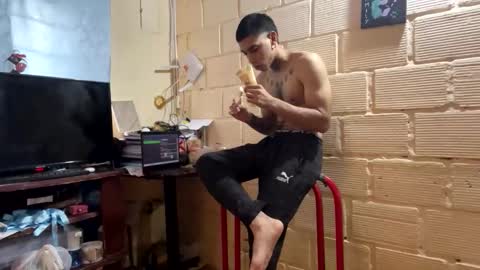 Snapshot of jharol_cardona chatting on March 2026 10:12:01 PM Jharol online show from March 2026 10:12:01 PM