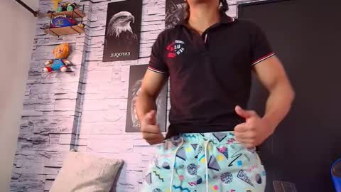 jhay_wheeler777 online show from October 2025 05:53:02 PM