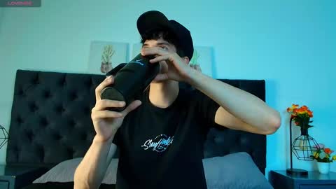 Jheampiero online show from March 2026 10:14:01 PM