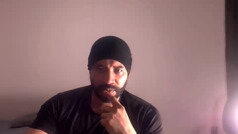 En moreno online show from November 2025 06:23:02 PM