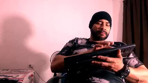 En moreno online show from November 2025 07:19:01 AM