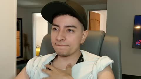 Jhoan Saenz online show from September 2025 03:48:01 PM