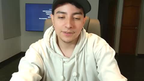 Jhoan Saenz online show from October 2025 03:50:02 AM