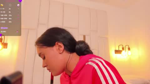 Jhoana  online show from October 2025 02:02:02 PM