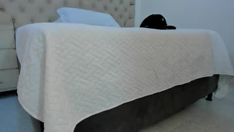 jhoanleandro online show from February 2026 04:20:01 AM