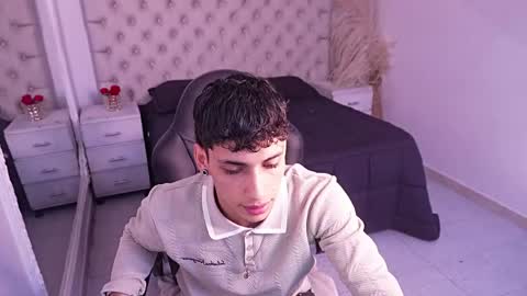 Snapshot of jhoanleandro chatting on April 2026 04:37:02 AM jhoanleandro online show from April 2026 04:37:02 AM
