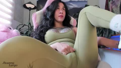  Jhoanna Largo  online show from November 2025 06:51:02 PM