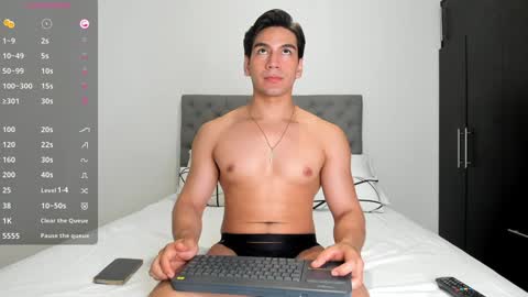 JHOAN online show from December 2024 11:02:01 PM