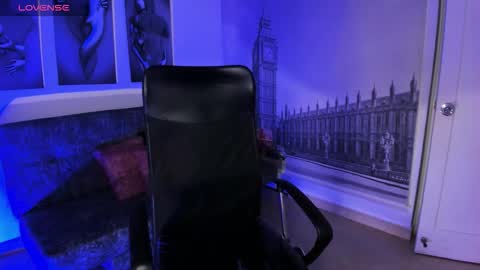 John Bear.... online show from November 2025 11:10:01 AM