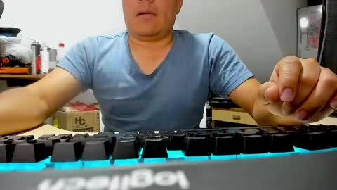 jhonatan_morales_s online show from October 2025 04:46:01 AM