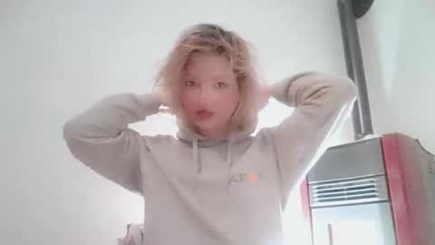 Anya online show from October 2025 04:57:02 AM