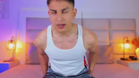 Jhosua Hunt online show from October 2025 02:01:02 AM