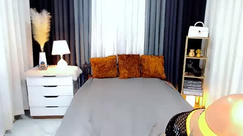 jhuliana_and_charles_room online show from February 2025 03:23:01 AM