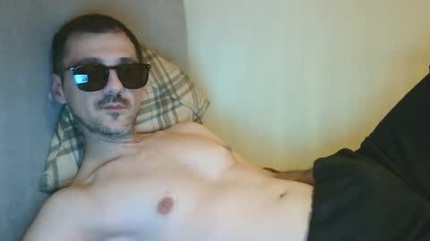 Snapshot of jimboyxxx00 chatting on November 2025 11:40:02 PM jimboyxxx00 online show from November 2025 11:40:02 PM