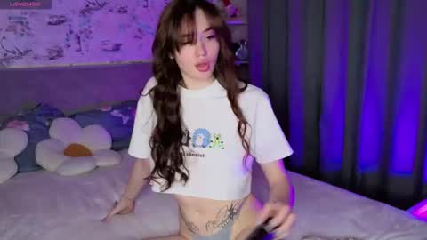 Jinny online show from November 2025 06:18:02 PM