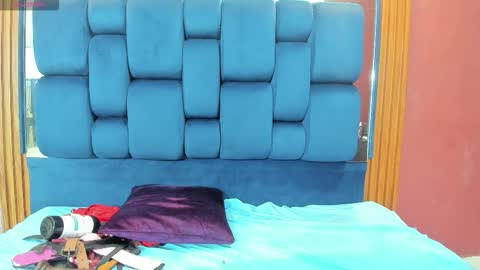 jisooluv online show from November 2025 02:58:01 AM