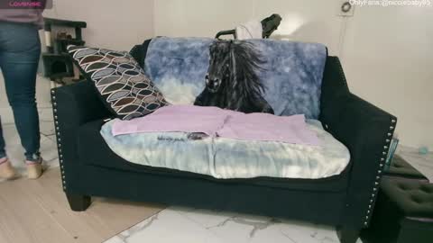 Nicole  Allen online show from January 2025 02:57:01 AM