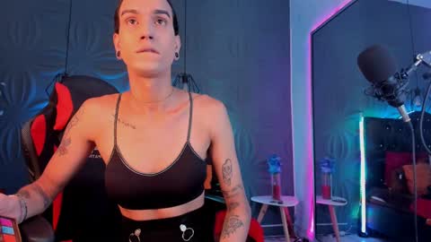 Joa Isaza     online show from January 2025 06:45:01 AM