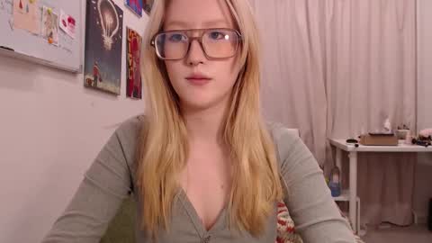 joan_kiss online show from September 2025 03:22:01 PM