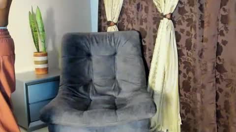 JOAN SAENZ online show from February 2025 05:42:02 AM