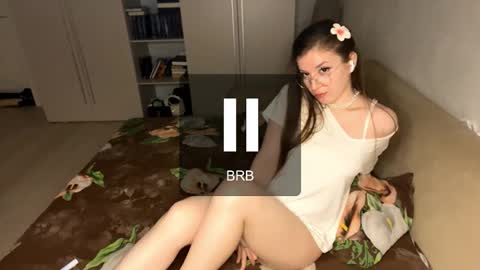 Adel online show from October 2025 10:19:01 PM