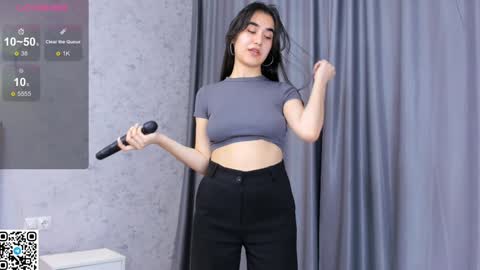 Snapshot of joangoulder chatting on January 2025 06:17:01 PM Mia online show from January 2025 06:17:01 PM