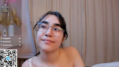 Snapshot of joangoulder chatting on January 2025 03:59:02 PM Mia online show from January 2025 03:59:02 PM