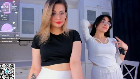 Snapshot of joangoulder chatting on January 2025 11:24:01 PM Mia online show from January 2025 11:24:01 PM