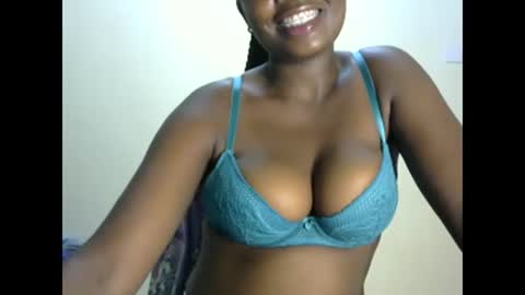 Snapshot of joankein_255 chatting on February 2025 05:07:01 PM varl online show from February 2025 05:07:01 PM