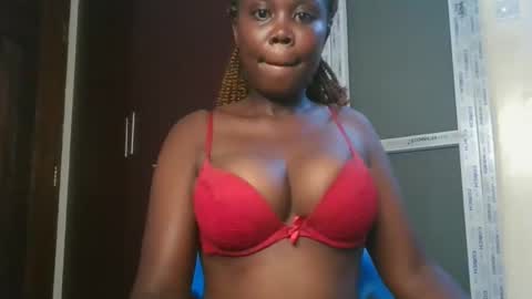 Snapshot of joankein_255 chatting on November 2025 06:45:02 PM varl online show from November 2025 06:45:02 PM