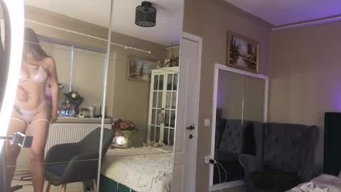 Snapshot of joannee chatting on February 2025 08:38:01 AM Joanne online show from February 2025 08:38:01 AM