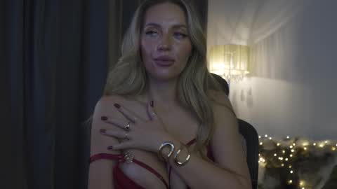 Snapshot of joannee chatting on November 2025 12:42:01 AM Joanne online show from November 2025 12:42:01 AM