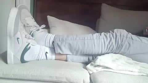 GUILLAUME feet and socks online show from January 2025 11:03:01 AM